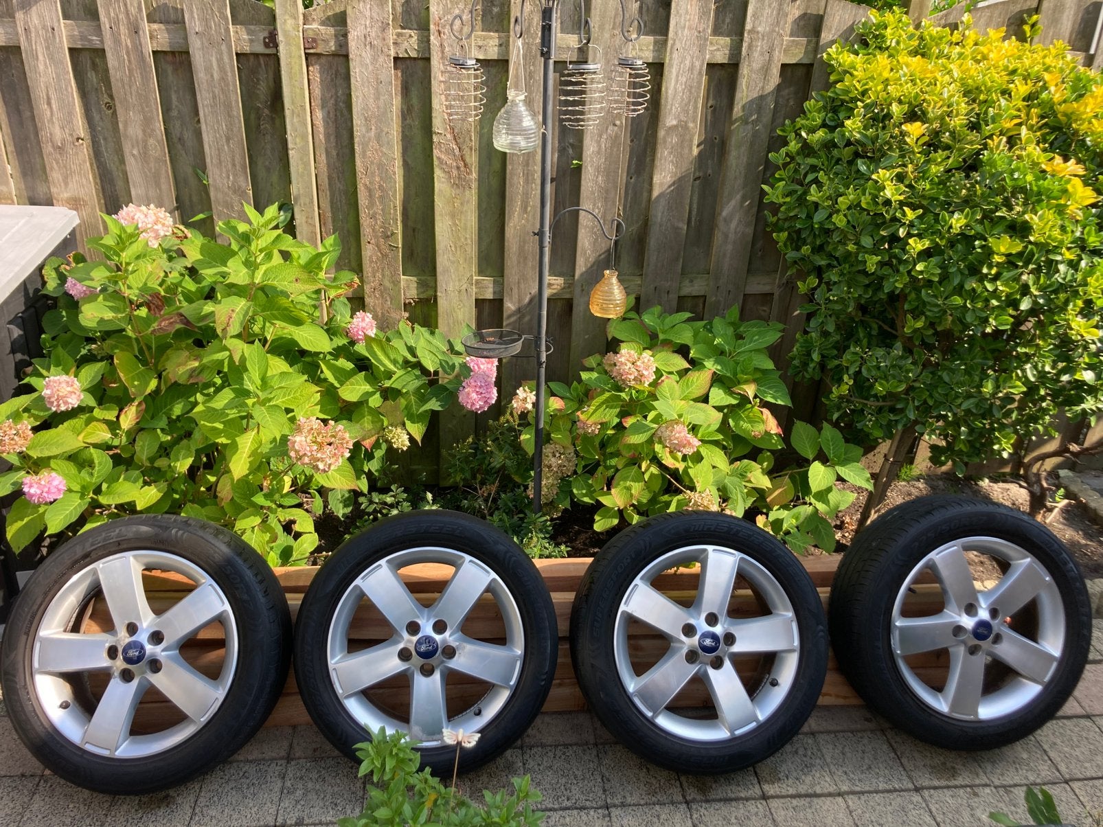 Nette set originele Ford velgen met zomerbanden 225/50R17., Ophalen