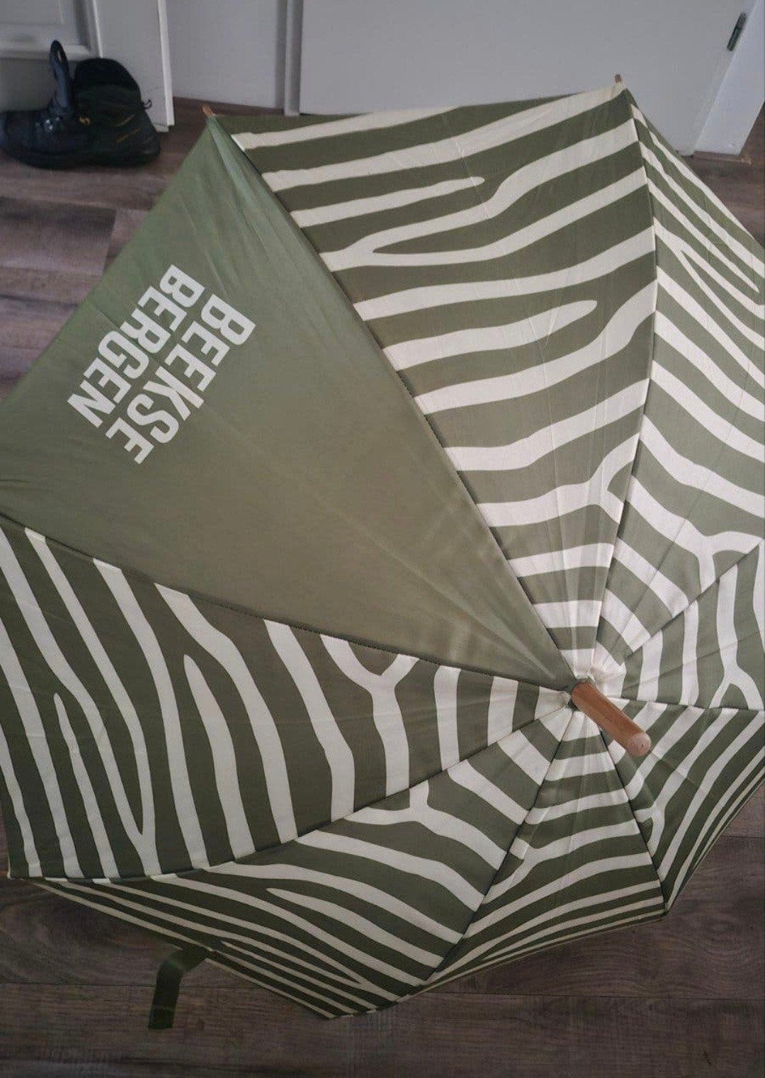 Beekse Bergen Paraplu - Zebraprint, Ophalen, Zo goed als nieuw, Groen