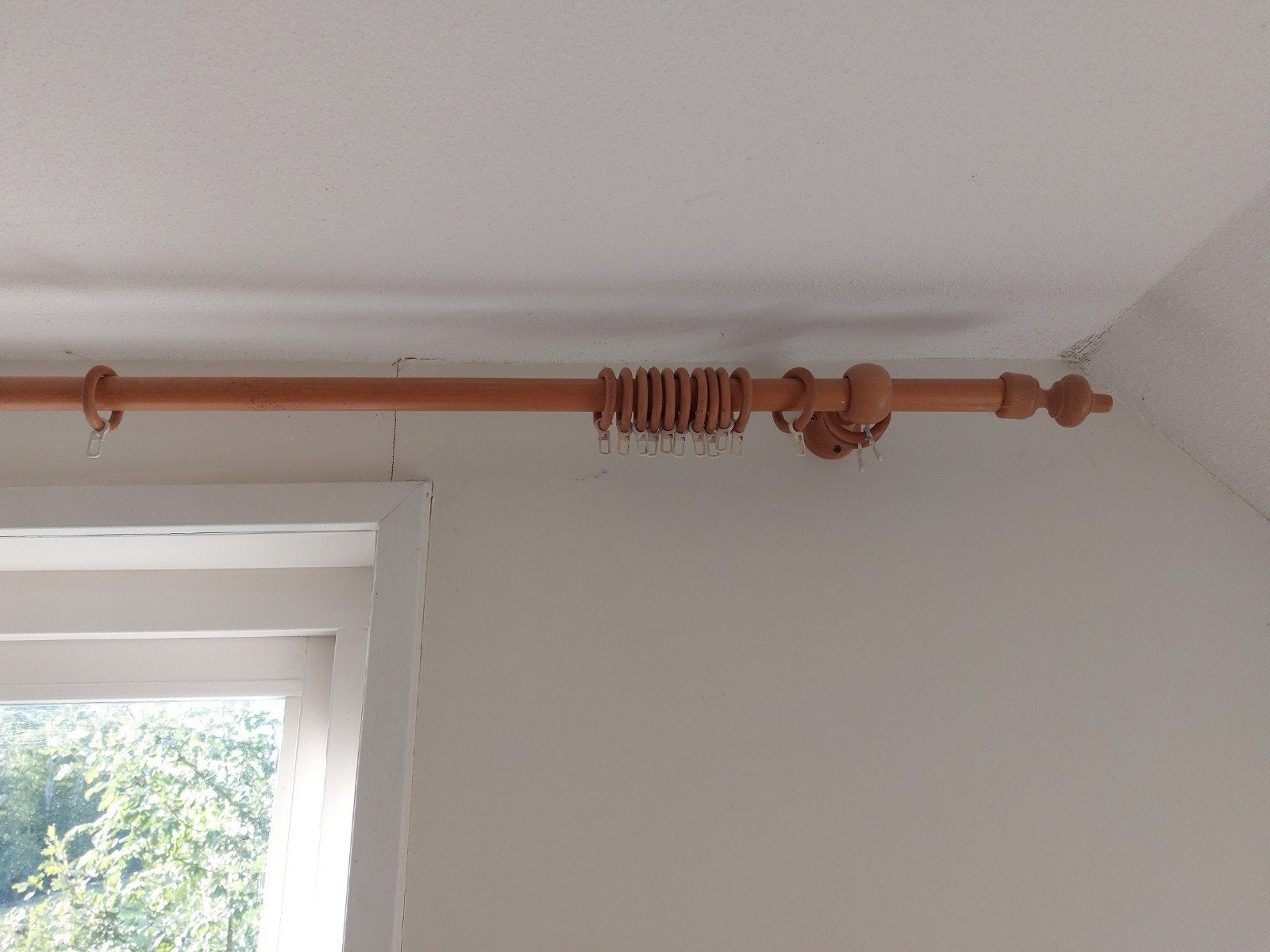 Houten gordijnroede met ringen en eindknoppen, Met ringen, Gebruikt, Bruin, Hout
