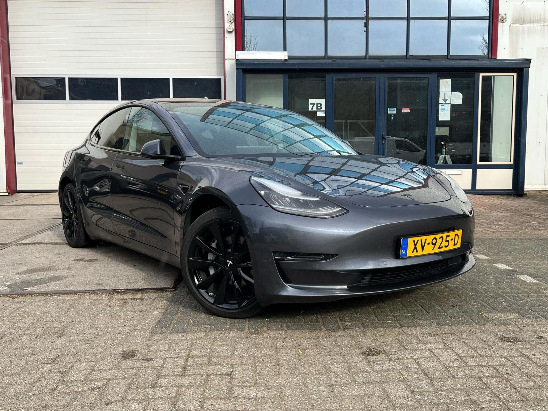 Tesla Model 3 Long Range AWD 75 kWh BLACK LINE!, Auto's, Automaat, Zilver of Grijs, 84 €/maand, Stoelverwarming