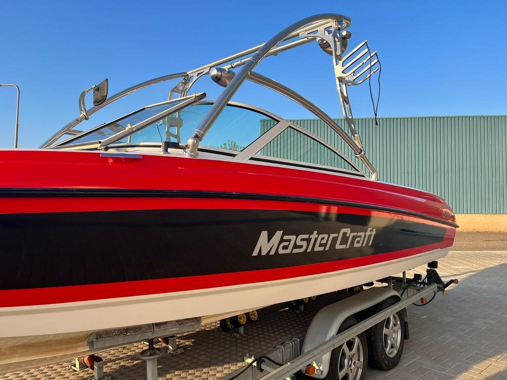 MasterCraft 225 Sport - 350PK V8 Corvette, Ophalen, Binnenboordmotor, Zo goed als nieuw, 200 pk of meer