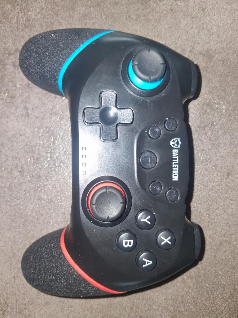 Battletron Controller voor Nintendo Switch, Spelcomputers en Games, Spelcomputers | Nintendo Consoles | Accessoires, Gebruikt