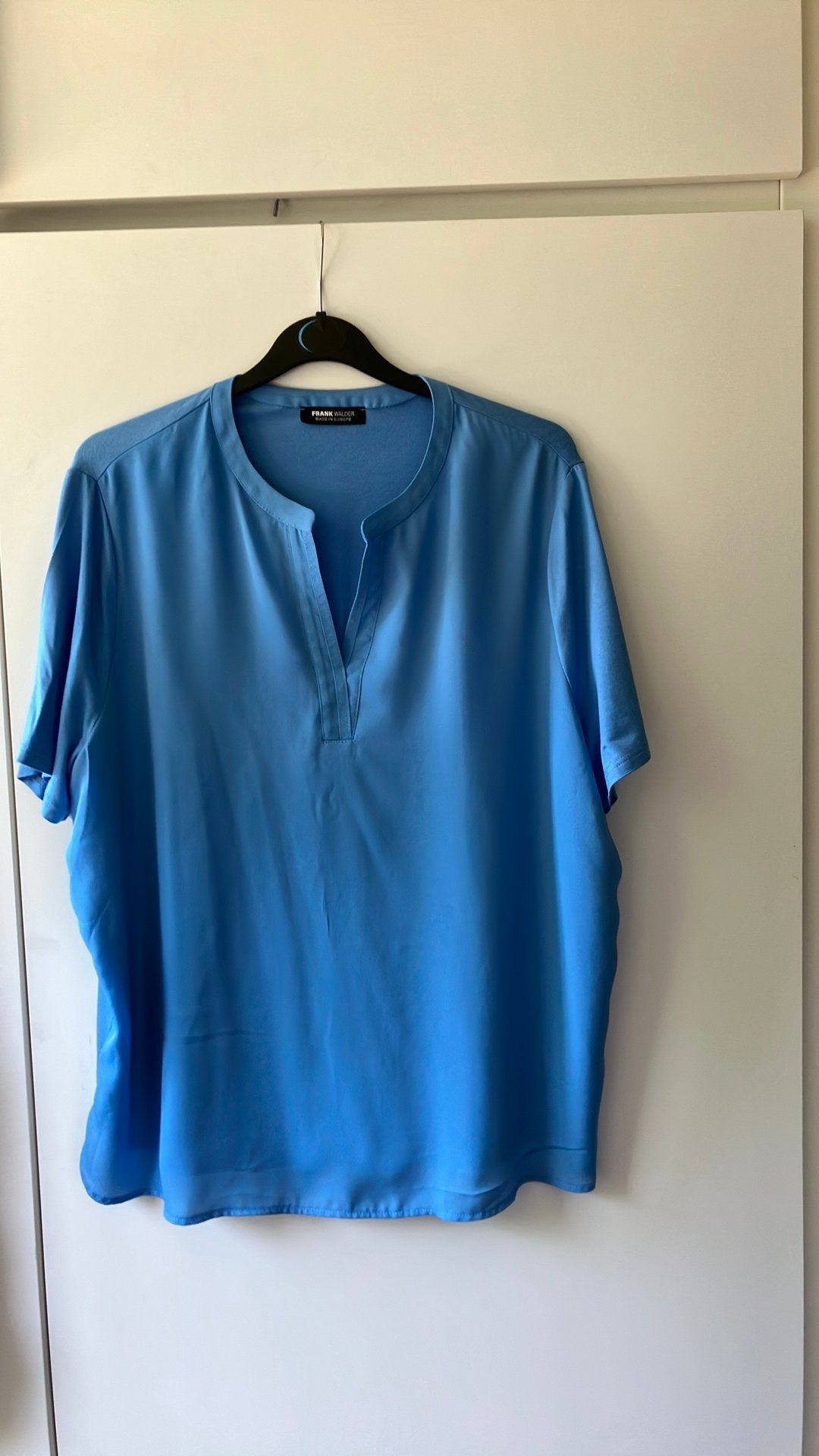 Frank Walder. Licht blauwe blouse/top. Maat 48, Ophalen of Verzenden, Zo goed als nieuw, Maat 46/48 (XL) of groter, Blauw