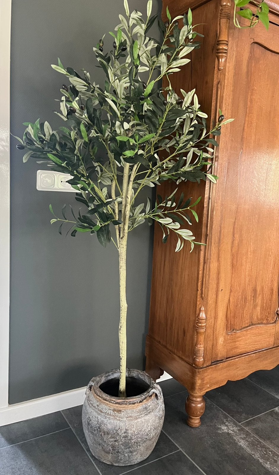 Kunst olijfboom in stenen pot / kruik, Ophalen, Zo goed als nieuw