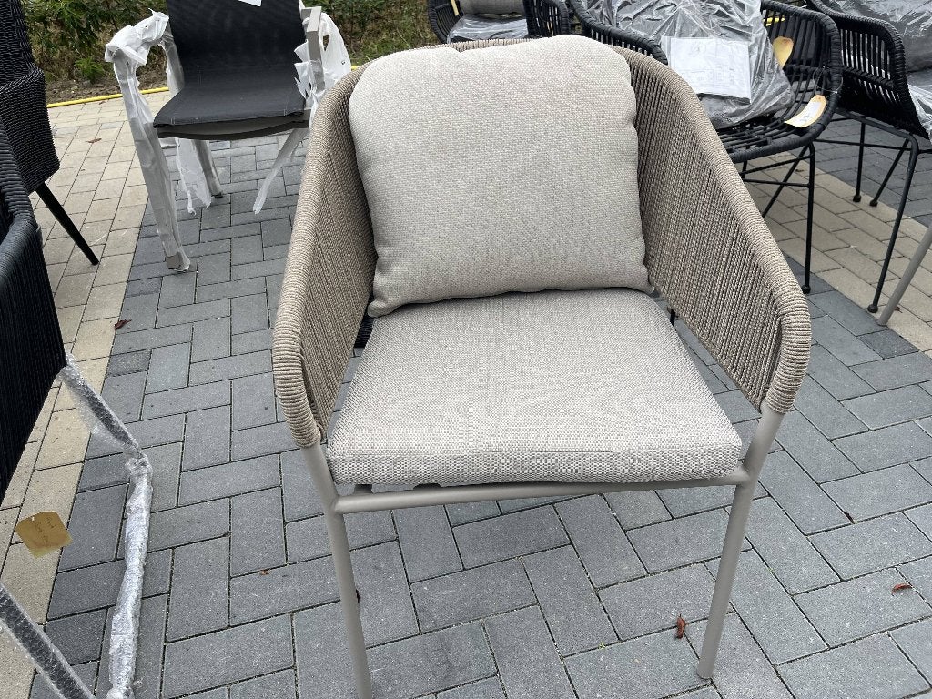 Dining tuinstoel Brindsi | Beige & Camel, Tuin en Terras, Ophalen, Zo goed als nieuw, Wicker, Stapelbaar