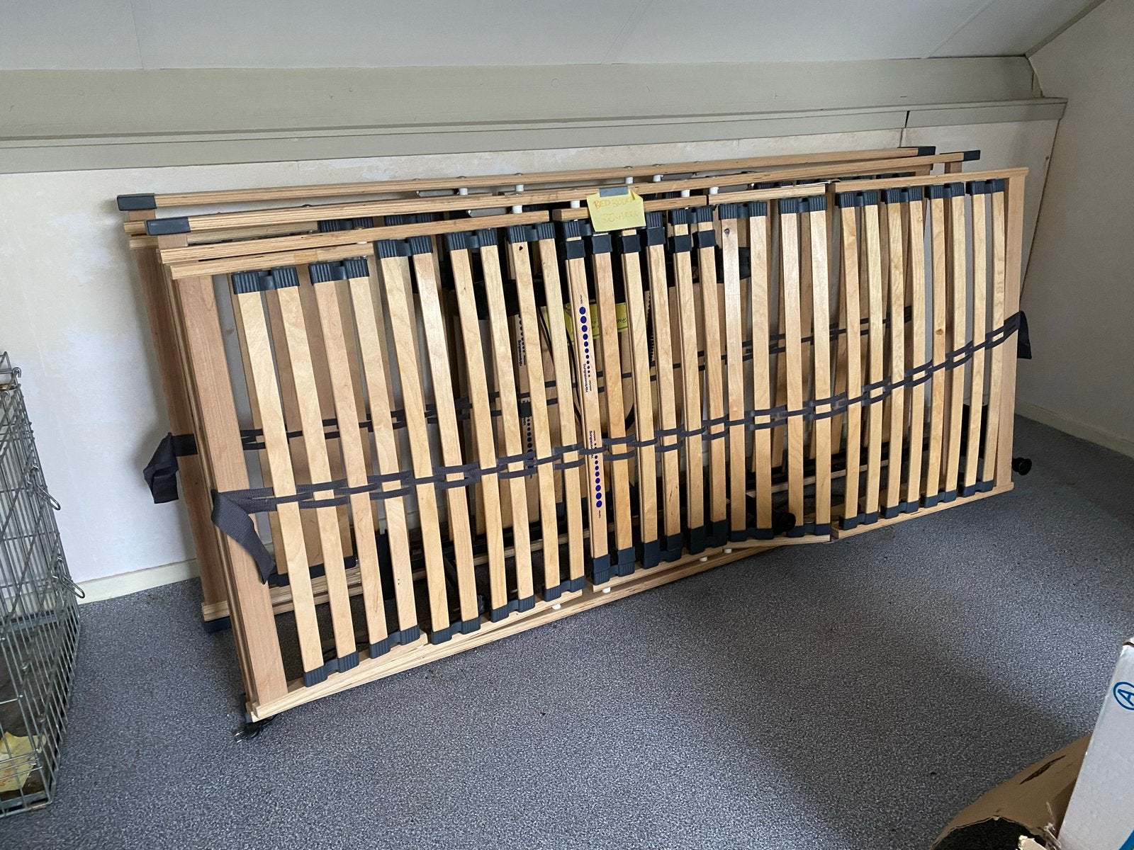 Verstelbare lattenbodem 90x200 cm met motor DEWERT., Ophalen, 90 cm, Bruin, Tweepersoons