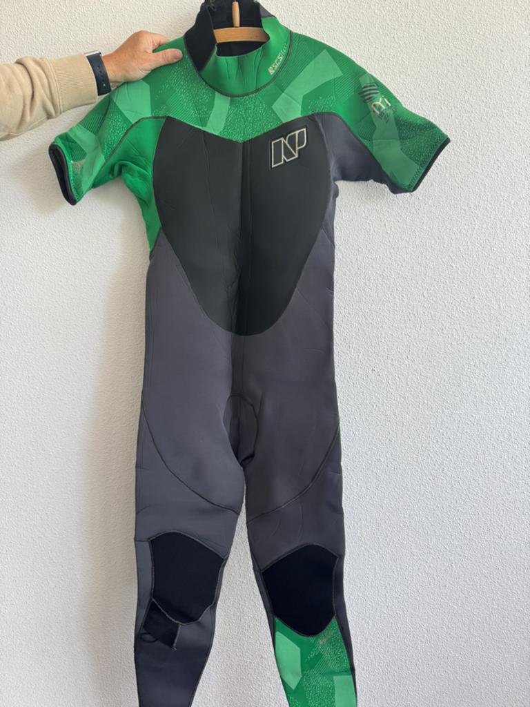 Nieuw surf pak neilpryde, Watersport en Boten, Ophalen of Verzenden, Nieuw, Overige typen