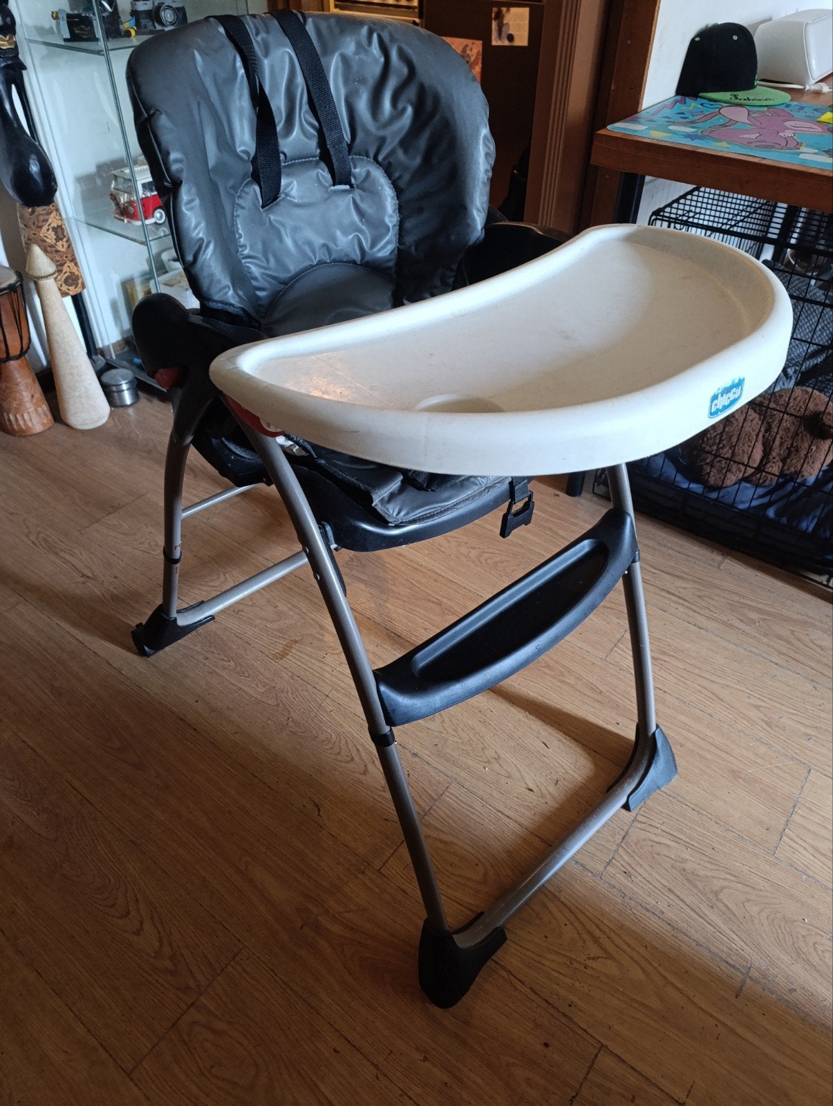 Chicco Polly kinderstoel met eetblad en gordel, Kinderen en Baby's, Ophalen, Gebruikt, Inklapstoel, Afneembaar eetblad