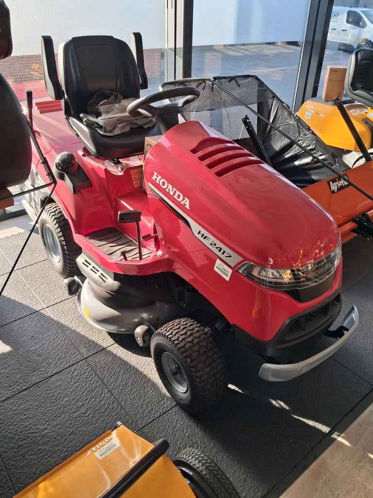 Nieuwe  zitmaaier  honda hf 2417 hm voorraad, Tuin en Terras, Zitmaaiers, Ophalen of Verzenden, Zo goed als nieuw, 90 tot 120 cm