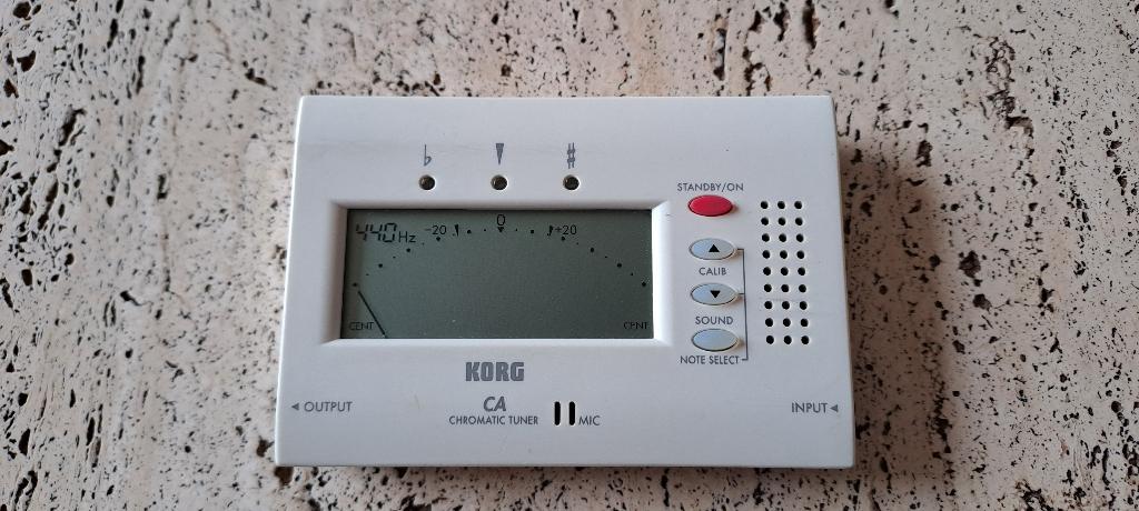 Korg CA-40, Muziek en Instrumenten, Instrumenten | Toebehoren, Ophalen, Zo goed als nieuw, Elektrische basgitaar