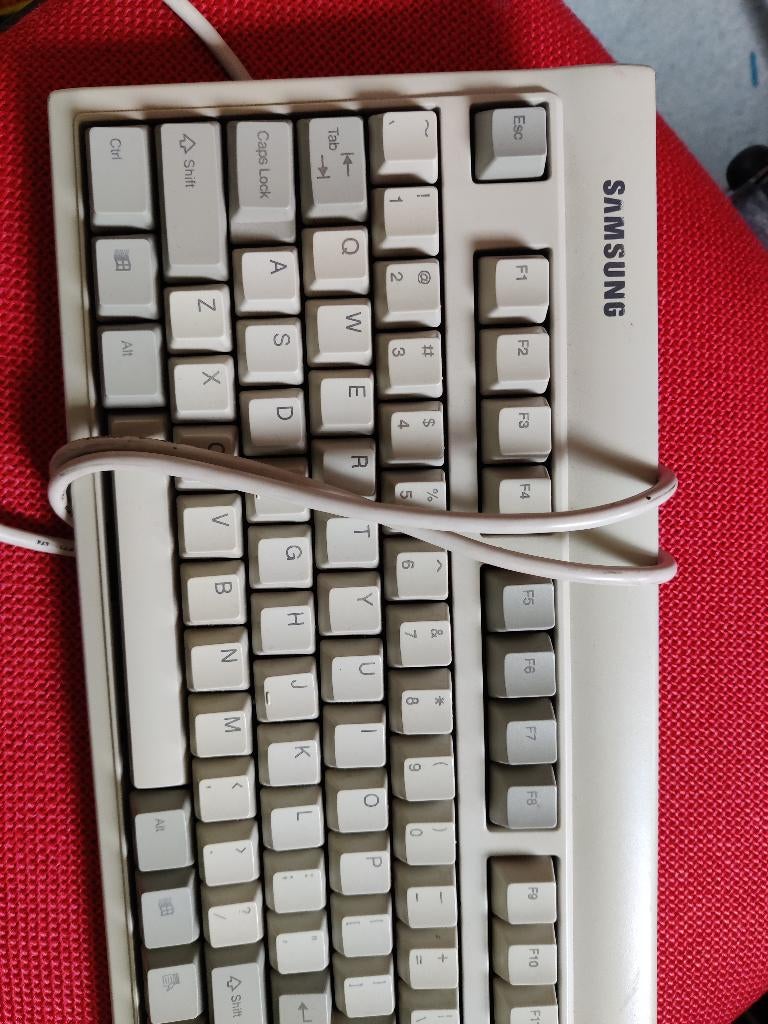 Samsung Toetsenbord PS/2 - Vintage, Computers en Software, Toetsenborden, Ophalen of Verzenden, Zo goed als nieuw, Bedraad, Qwerty