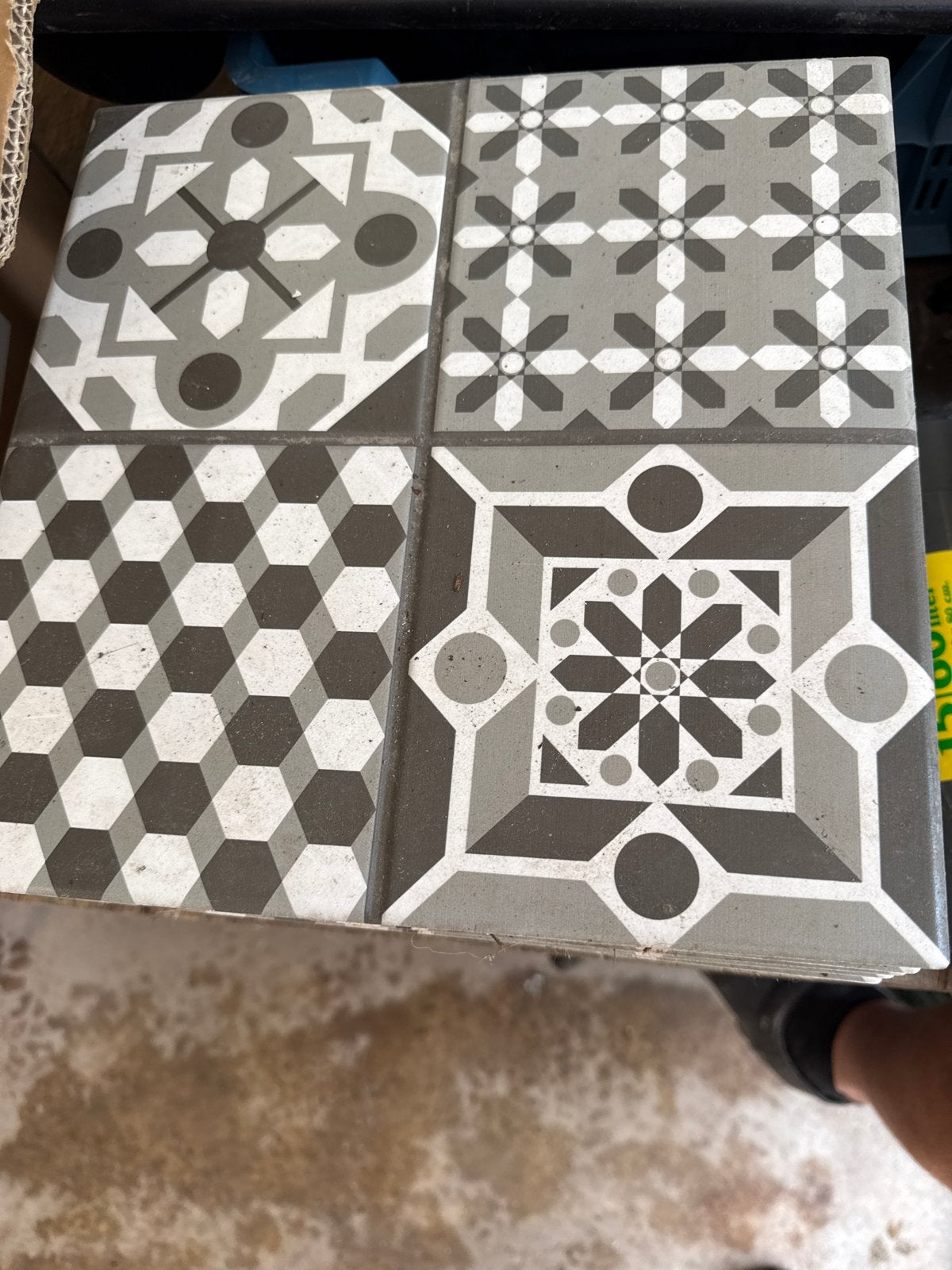 IKEA MÄLLSTEN Vloertegels - Grijs/Wit Patroon, Doe-het-zelf en Verbouw, Ophalen, Gebruikt, Keramiek, 20 tot 40 cm