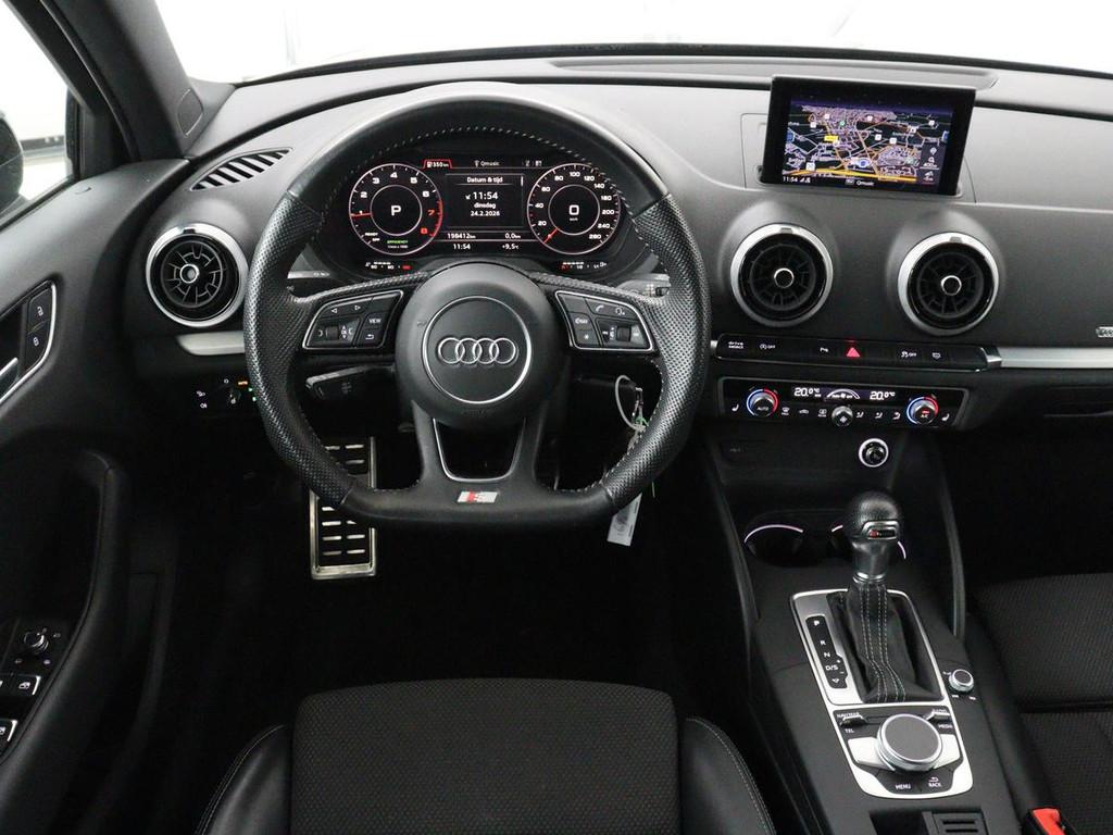 Audi A3 35 TFSI Advance Sport | Panoramadak | S-Line | Stoel, 4 cilinders, 150 pk, Leder en Stof, Zwart