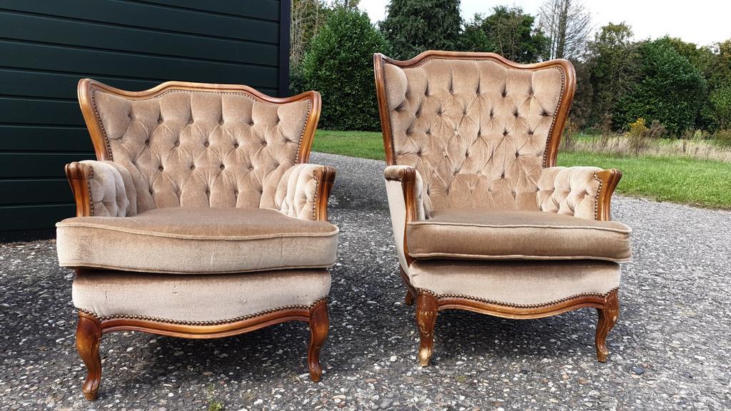 Klassiek noten fauteuils, Ophalen
