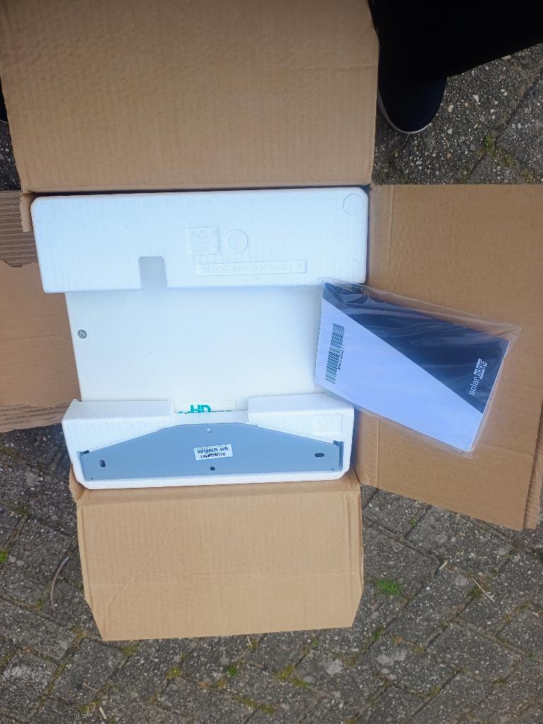 SolarEdge SE3000H 1-fase omvormer – Nieuw in doos, Ophalen of Verzenden, Nieuw, 200 tot 500 watt