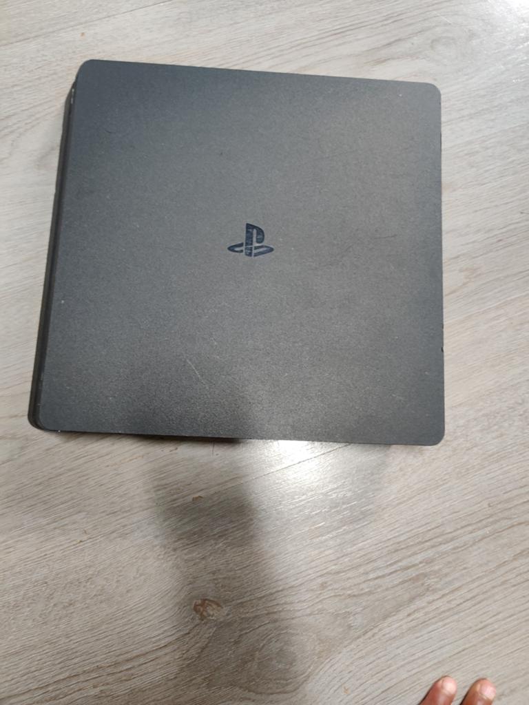 PS4 Slim met 3 controllers 500 GB  Zeer Goede kwaliteit, Ophalen, 500 GB, Zo goed als nieuw, Met 3 controllers of meer