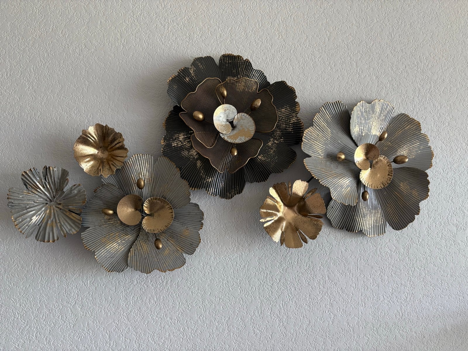 Metalen wanddecoratie bloemen en cirkels, Ophalen, Metaal, Wandsculptuur, Industrieel