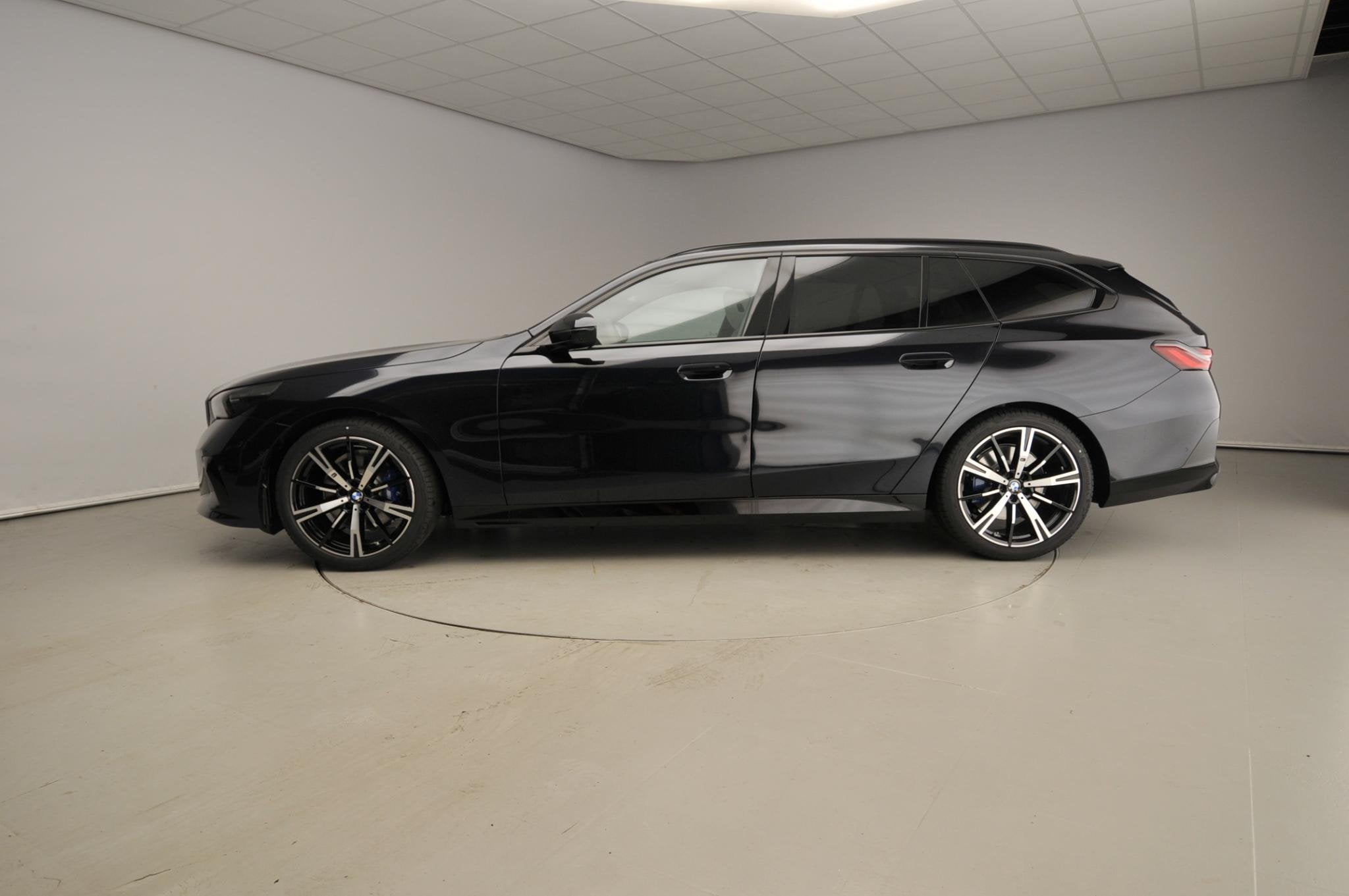 BMW 5 serie Touring 520i M Sportpakket Pro | Innovation Pack, Auto's, 1998 cc, Euro 6, Zwart, Nieuw