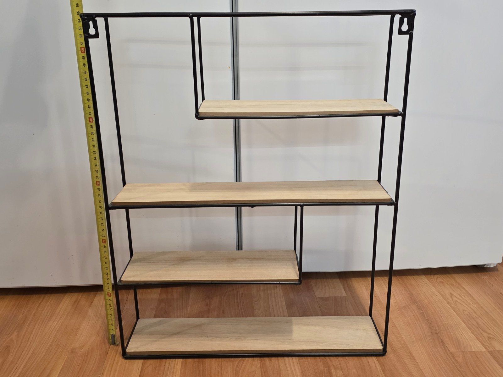 Zwart metalen wandrek industrieel met 4 houten plankjes, Huis en Inrichting, Woonaccessoires | Wandplanken en Boekenplanken, Ophalen of Verzenden