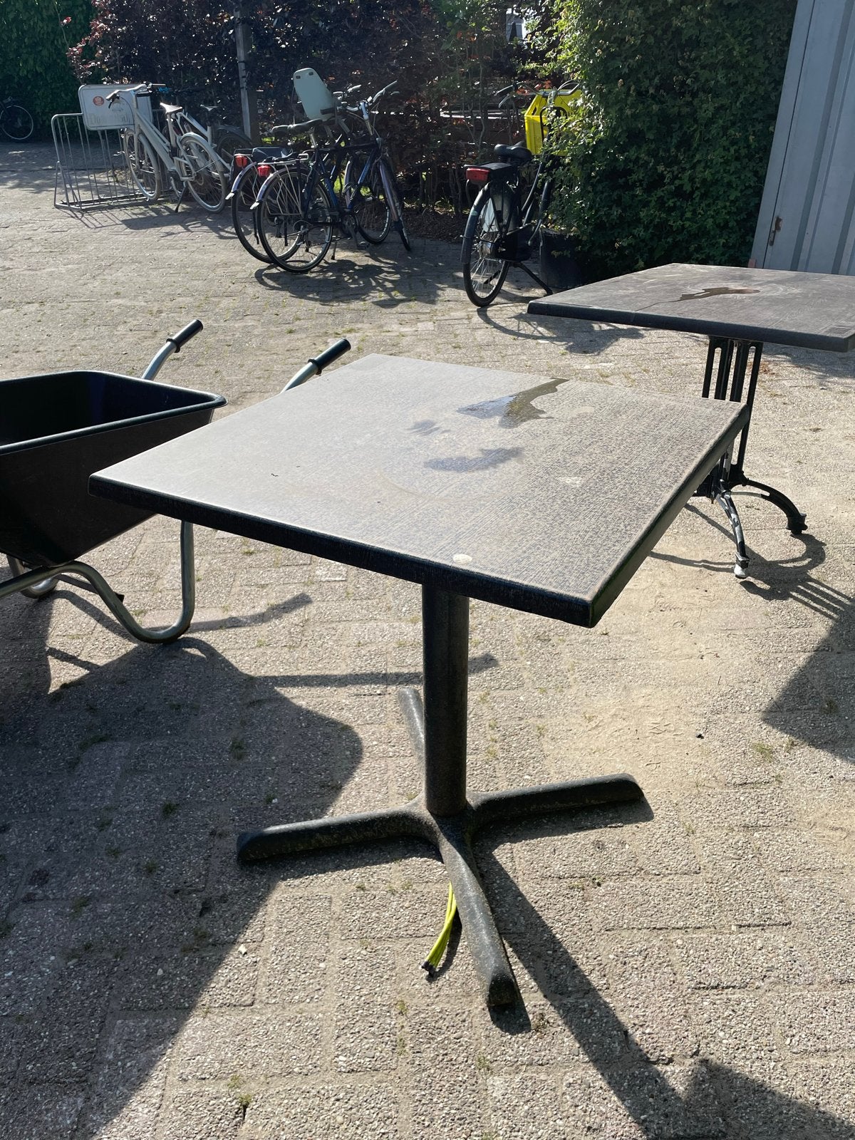 Stevige vierkante terrastafel, ideaal voor buiten, Tuin en Terras, Ophalen, Gebruikt, Vierkant, Metaal