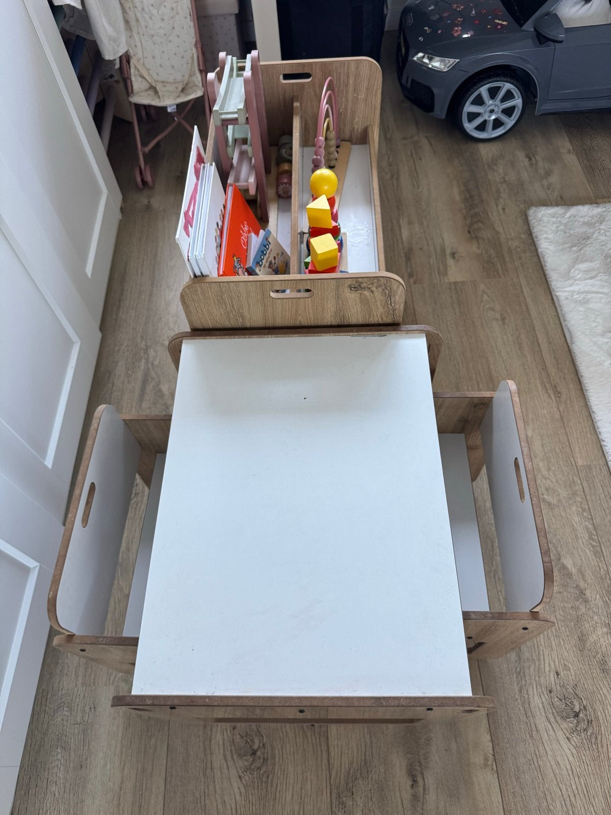 Kinderbureau met stoeltjes en opbergrek, Kinderen en Baby's, Ophalen, Gebruikt, Tafel(s) en Stoel(en)