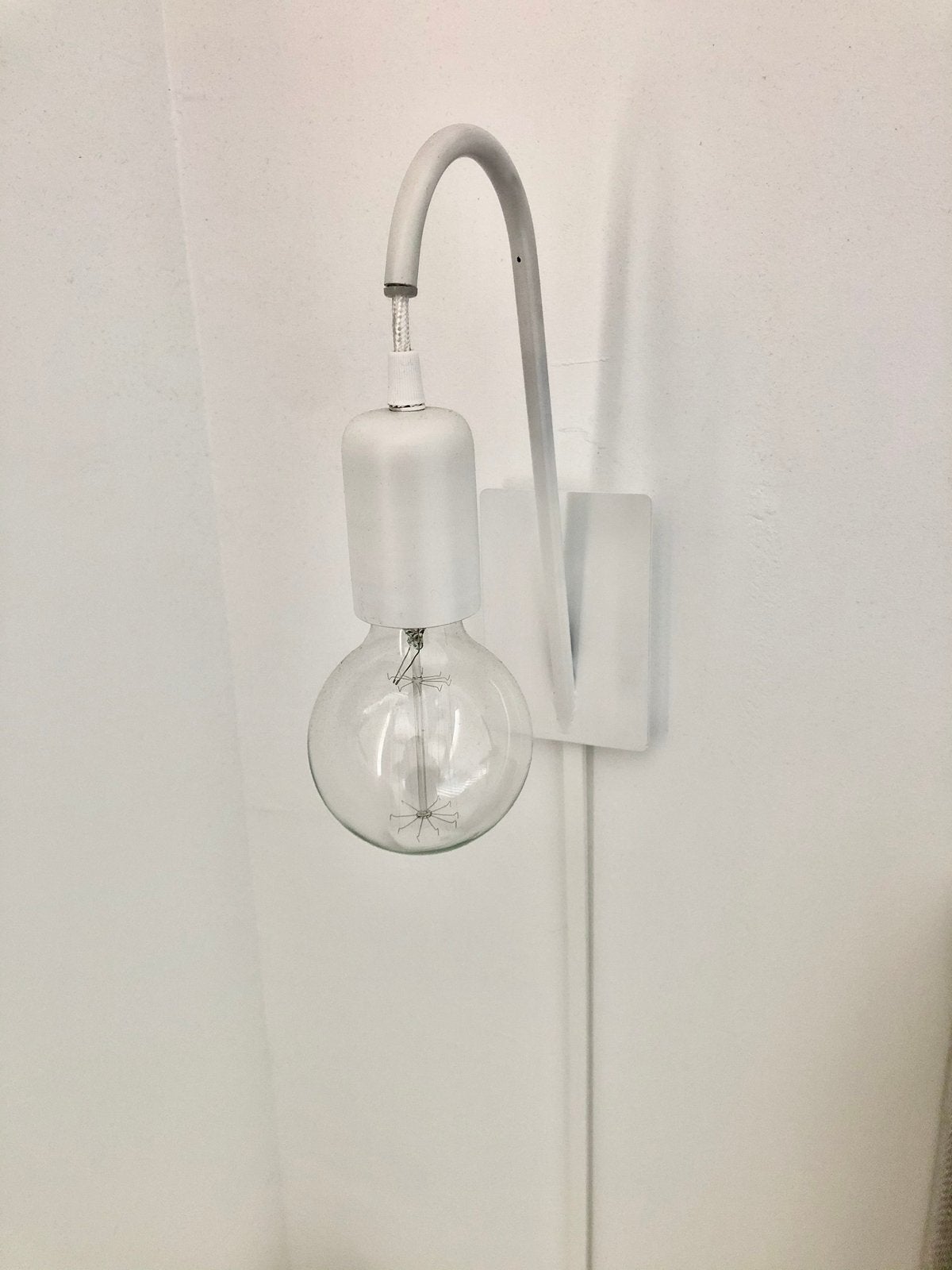 Ikea wand nachtlamp wit 2 stuks, Huis en Inrichting, Lampen | Wandlampen, Ophalen, IKEA, Zo goed als nieuw, Nachtlamp