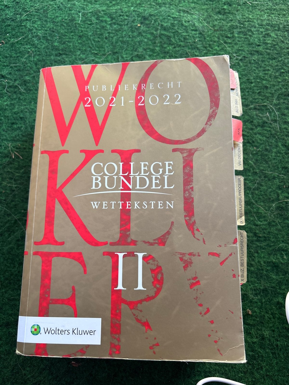 Collegebundel Publiekrecht 2021-2022 Wolters Kluwer, Boeken, Ophalen of Verzenden, Gamma, Gelezen, WO