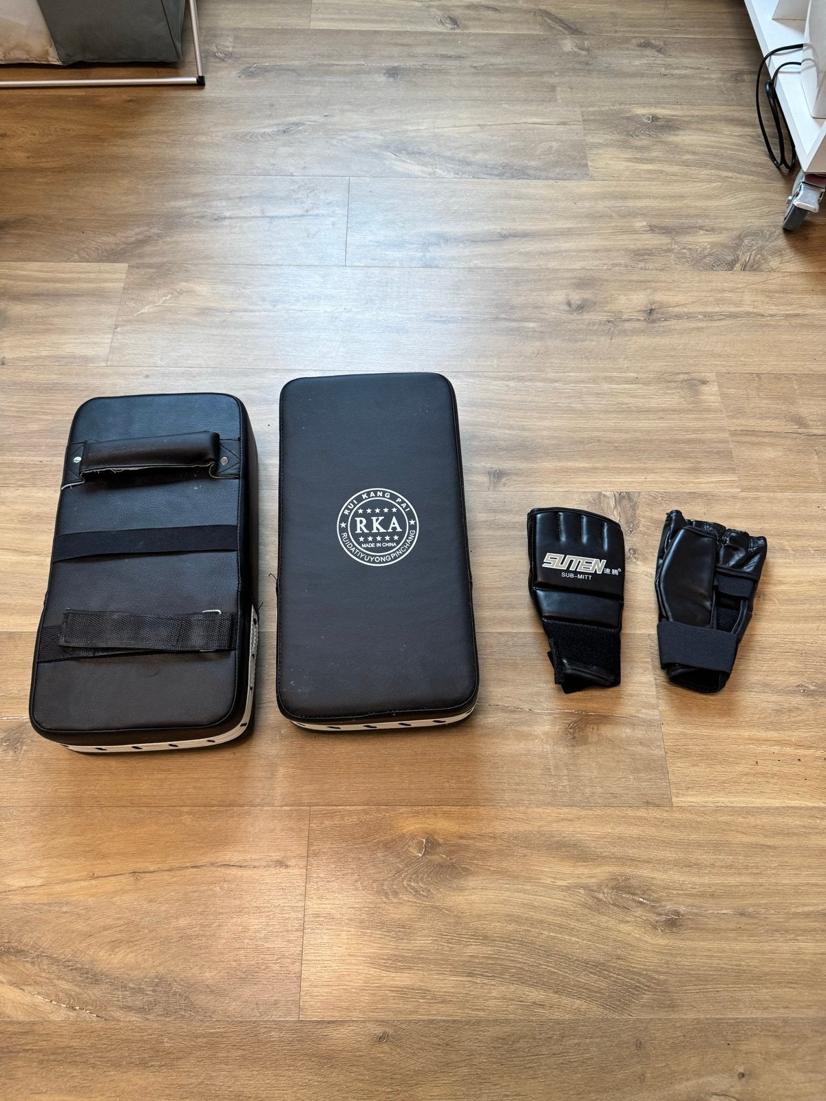 Boks / trapkussens en handschoenen, Sport en Fitness, Ophalen, Gebruikt, Overige, Maat XS of kleiner