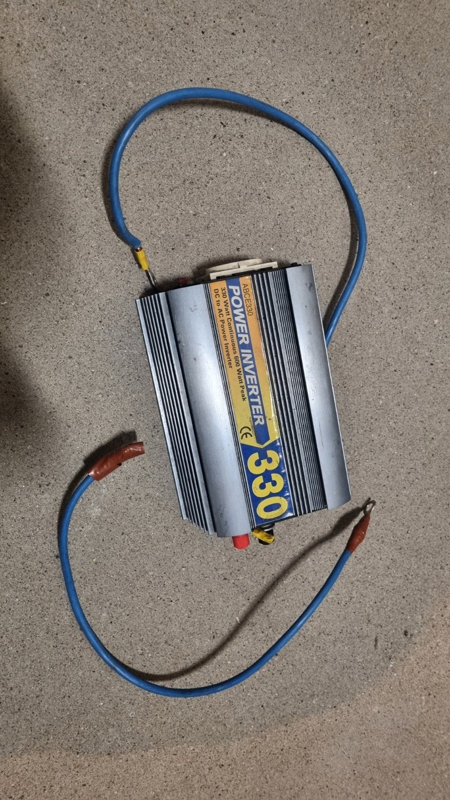 Power Inverter 330W - DC 12V naar AC 220-240V, Ophalen of Verzenden, Gebruikt, Universele onderdelen