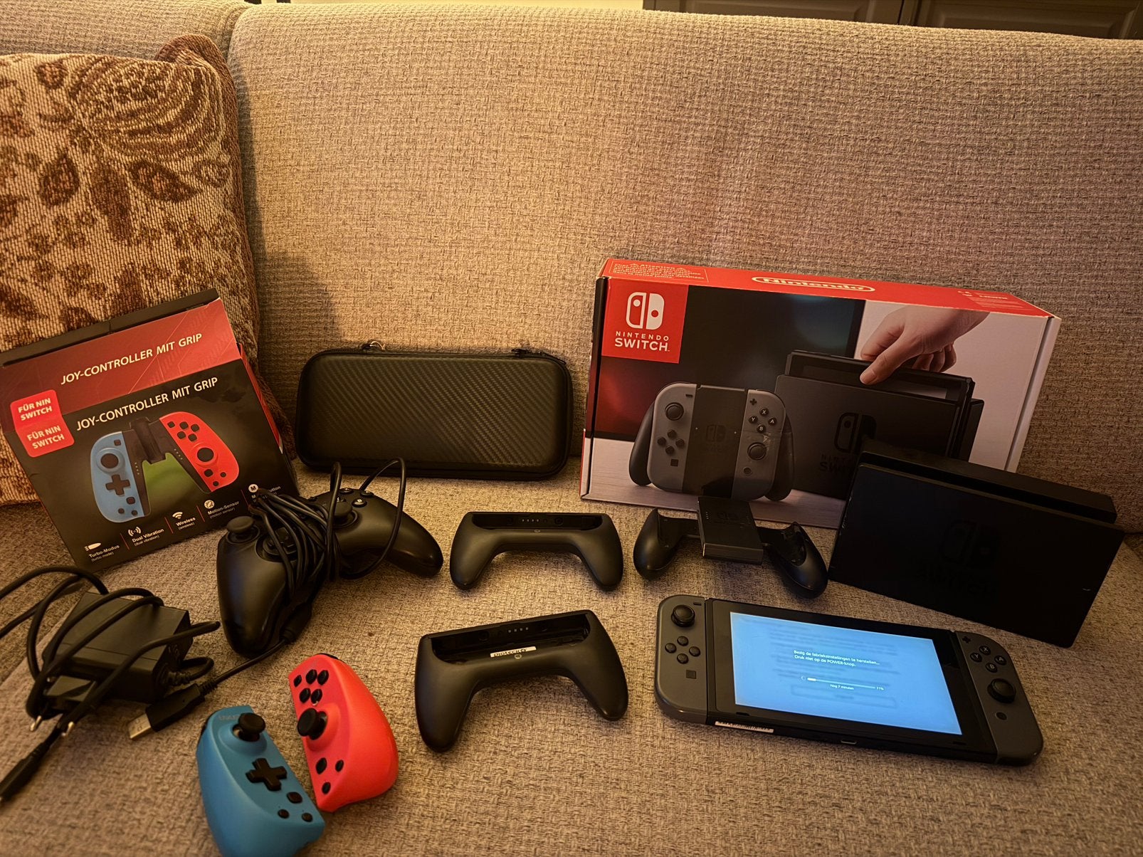 Nintendo Switch - compleet met extra accessoires!!, Spelcomputers en Games, Ophalen of Verzenden, Zo goed als nieuw, Met 2 controllers