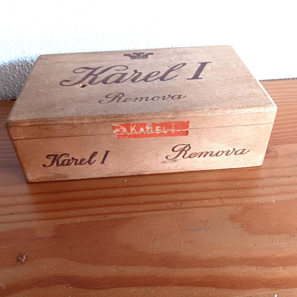 Vintage Karel I Remova sigarenkistje, Ophalen of Verzenden, Gebruikt, Tabaksdoos of Verpakking