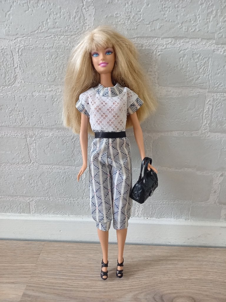 Barbie kleertjes set 27, Kinderen en Baby's, Verzenden, Zo goed als nieuw, Barbie