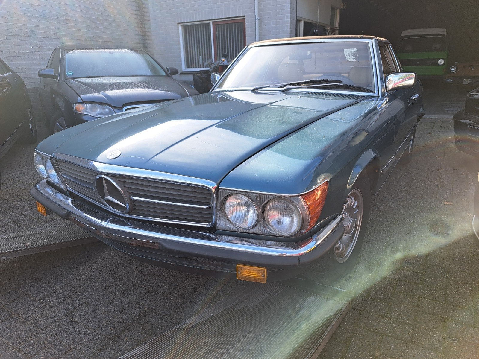 europese mercedes 380 sl  oldtimer petrol green, Auto's, Automaat, Cabriolet, Blauw, Mercedes-Benz