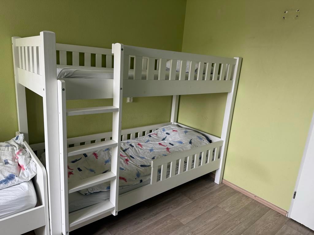 Groot stapelbed voor tieners - 90x200 3e plek mogelijk, Huis en Inrichting, Slaapkamer | Stapelbedden en Hoogslapers, Ophalen