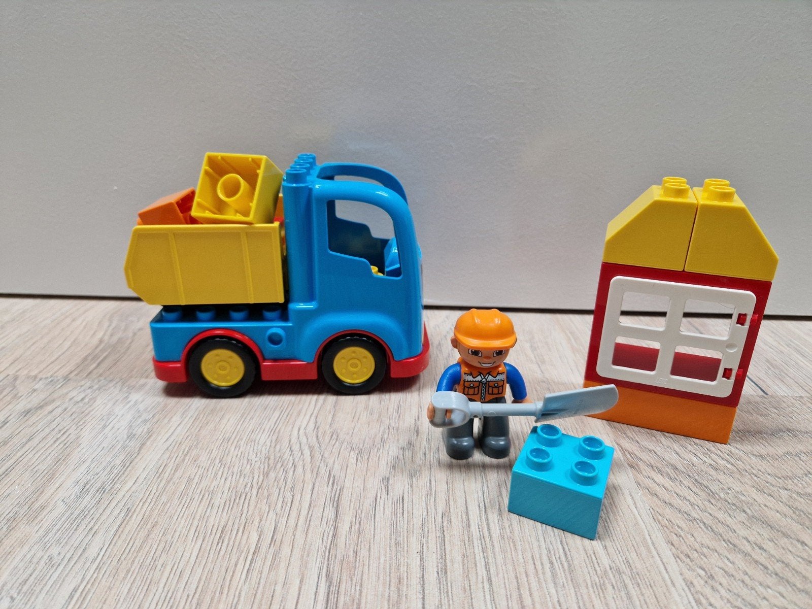 LEGO Duplo Vrachtwagen met Bouwvakker en Blokken, Ophalen of Verzenden, Zo goed als nieuw, Overige merken