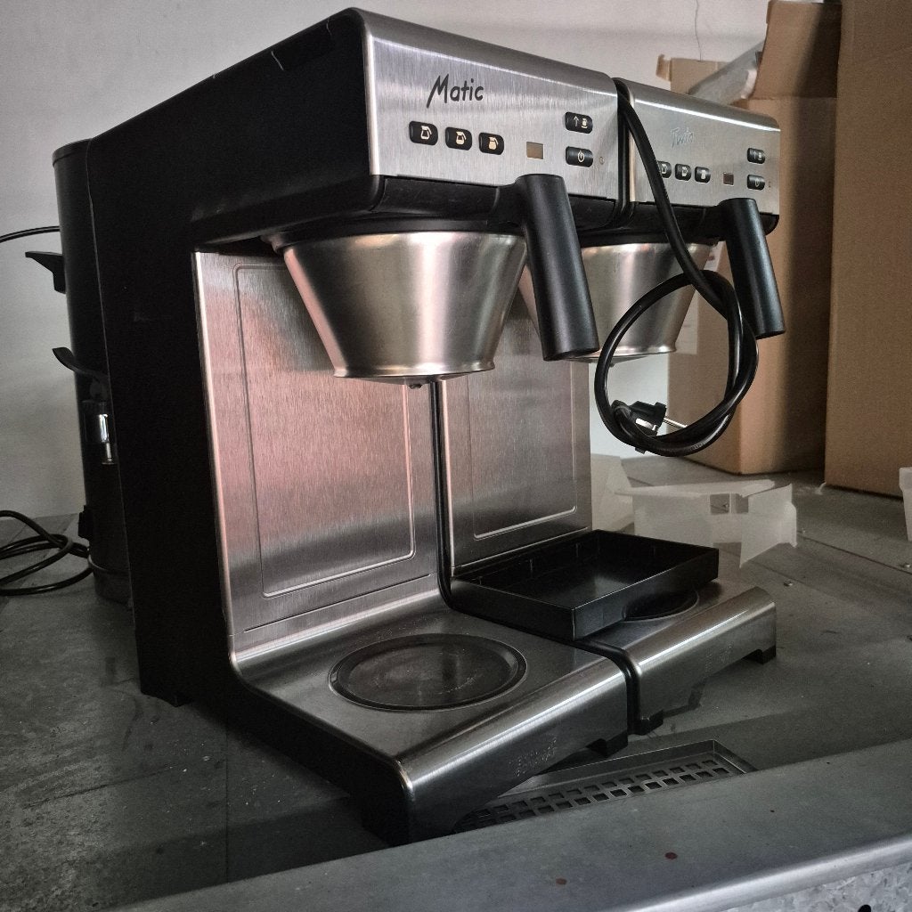 Bravilor koffie apparaat, Ophalen, Gebruikt, 10 kopjes of meer, Koffiemachine