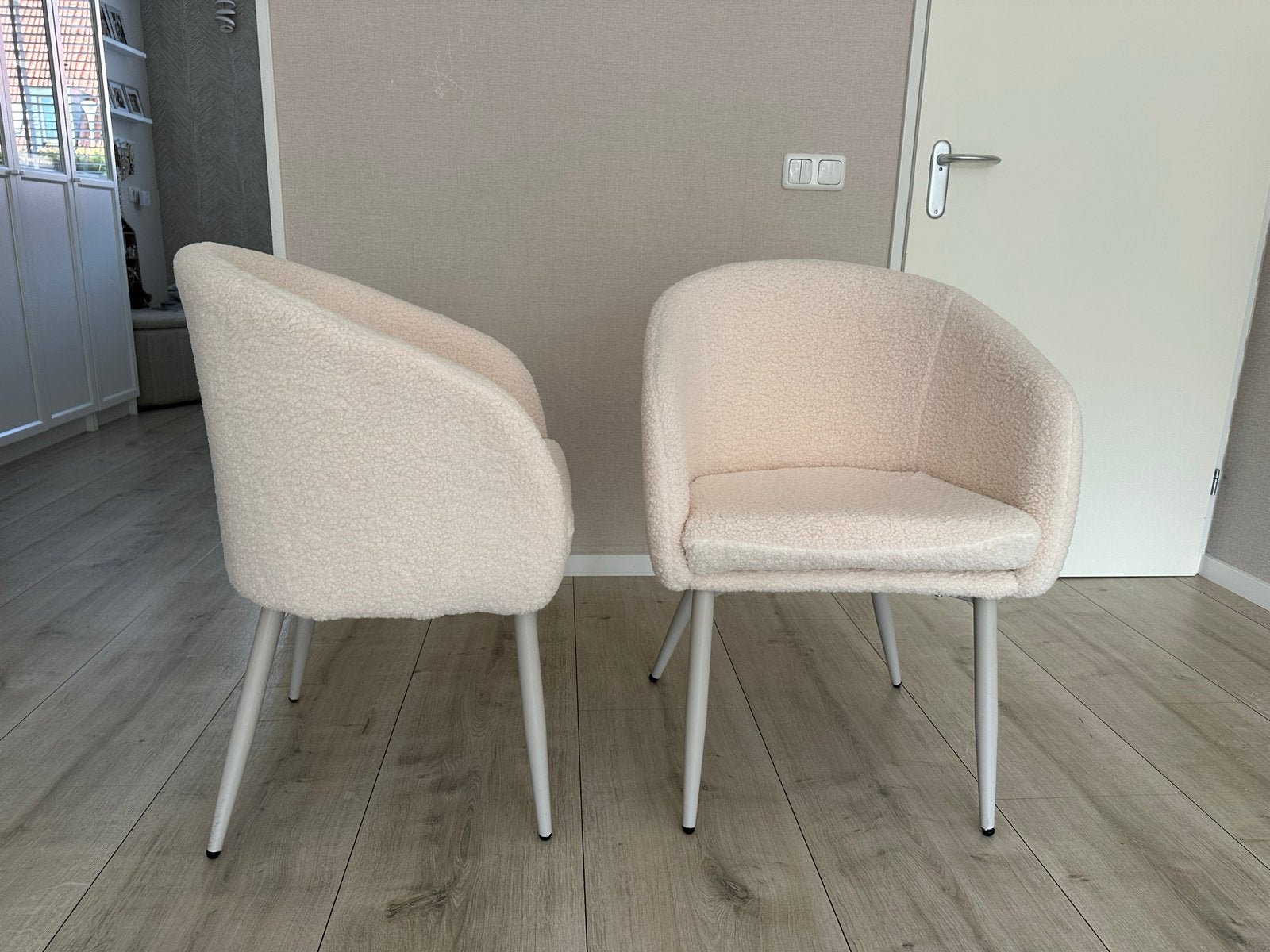 Teddy Bouclé Eetkamerstoel - Crème/Wit - Metaal onderstel, Huis en Inrichting, Ophalen, Twee, Overige kleuren, Zo goed als nieuw