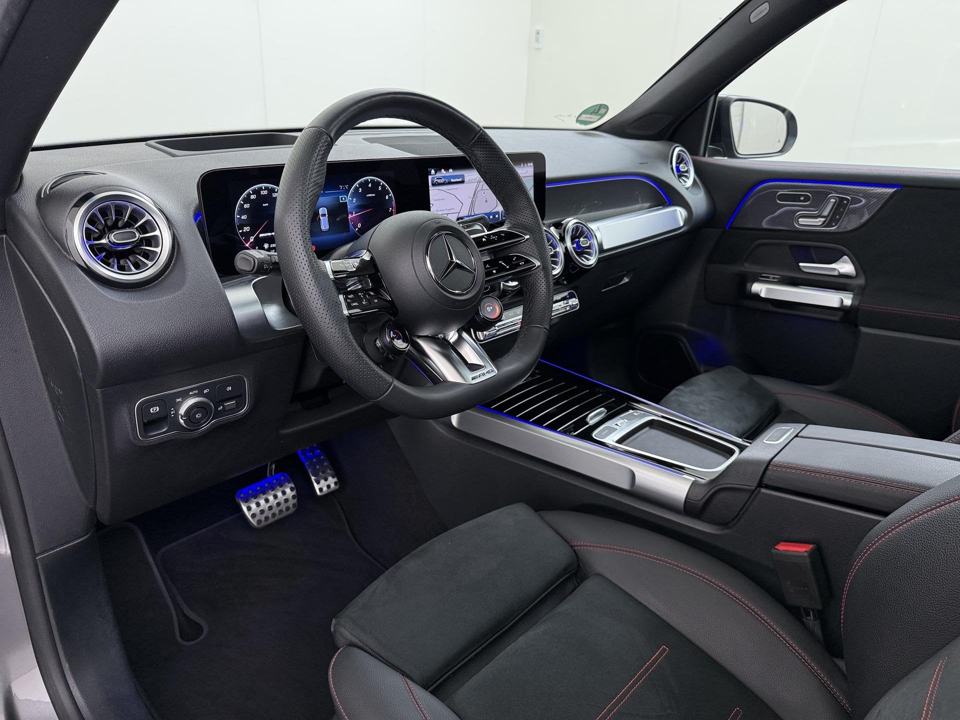Mercedes-Benz GLB AMG 35 4MATIC | Panorama - Schuifdak | Mem, Auto's, Automaat, Stof, 4 cilinders, 11 km/l