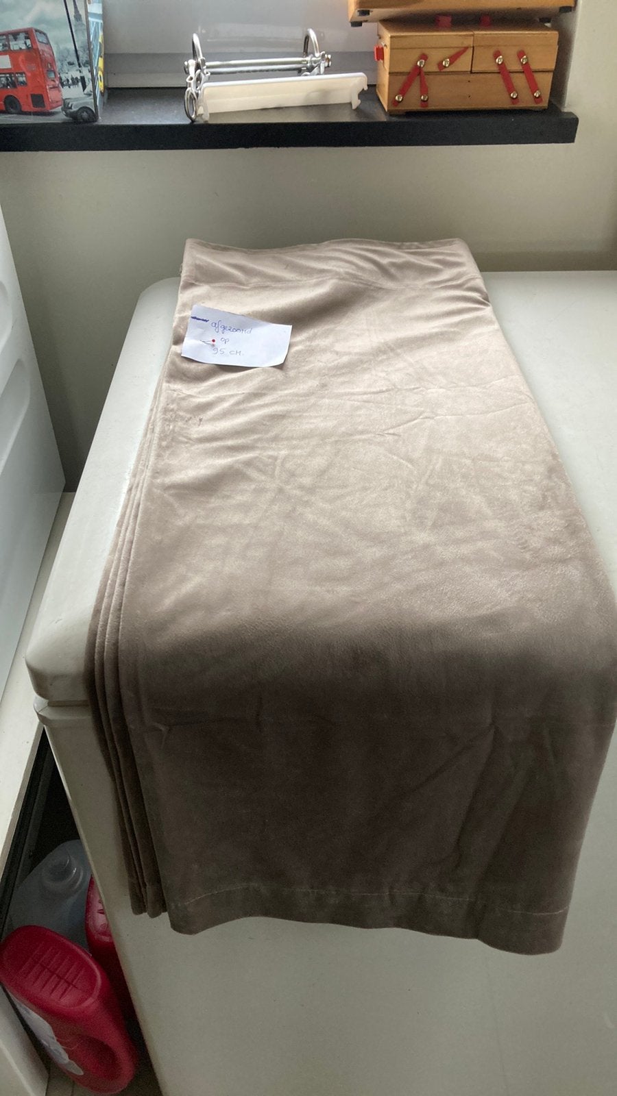 Verduisterende gordijnen kleur taupe nieuw., Ophalen, Zo goed als nieuw, Gordijn