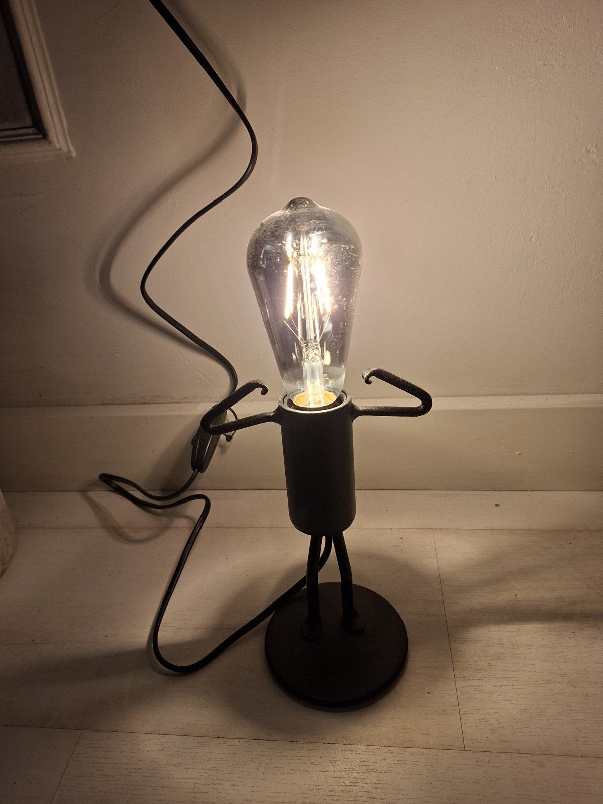 Prachtige design tafellamp ‘Mr. Bright Moves’ (Zwart metaal, Zwart, Metaal, Industrieel, E27 (groot)