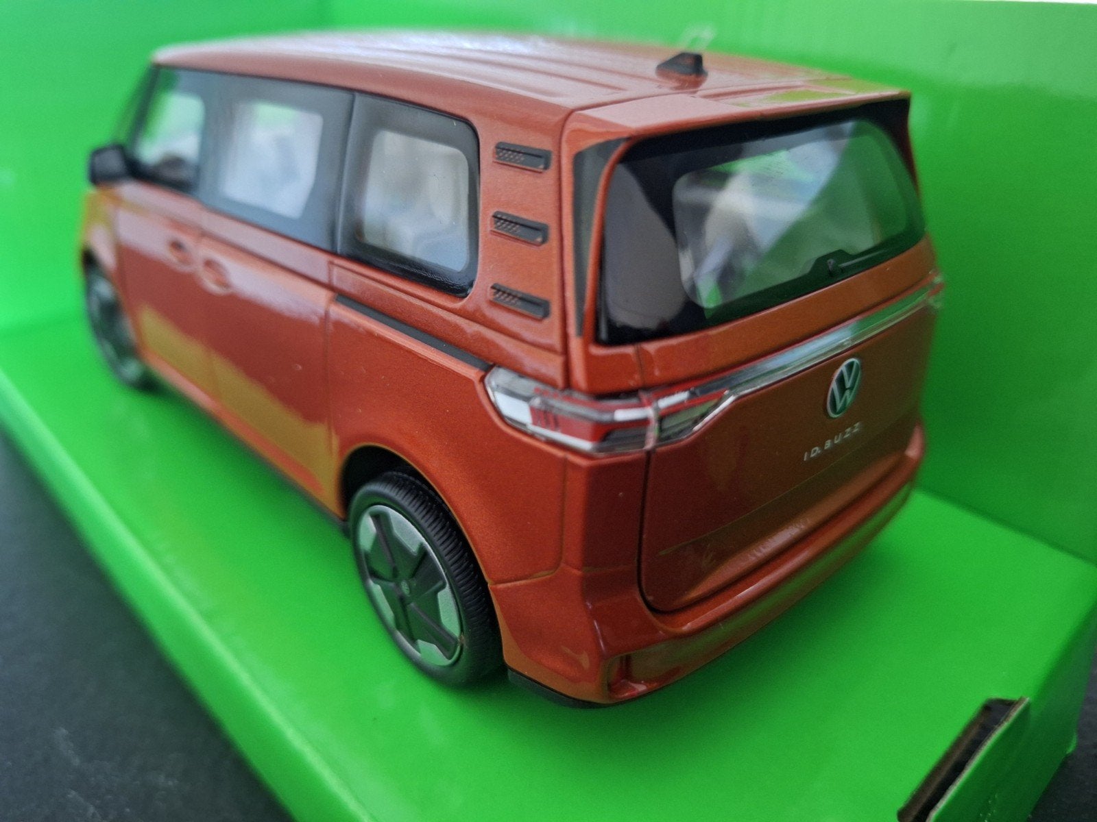 Volkswagen ID Buzz Schaal 1:24, Hobby en Vrije tijd, Modelauto's | 1:24, Auto, Nieuw, Ophalen of Verzenden, Welly