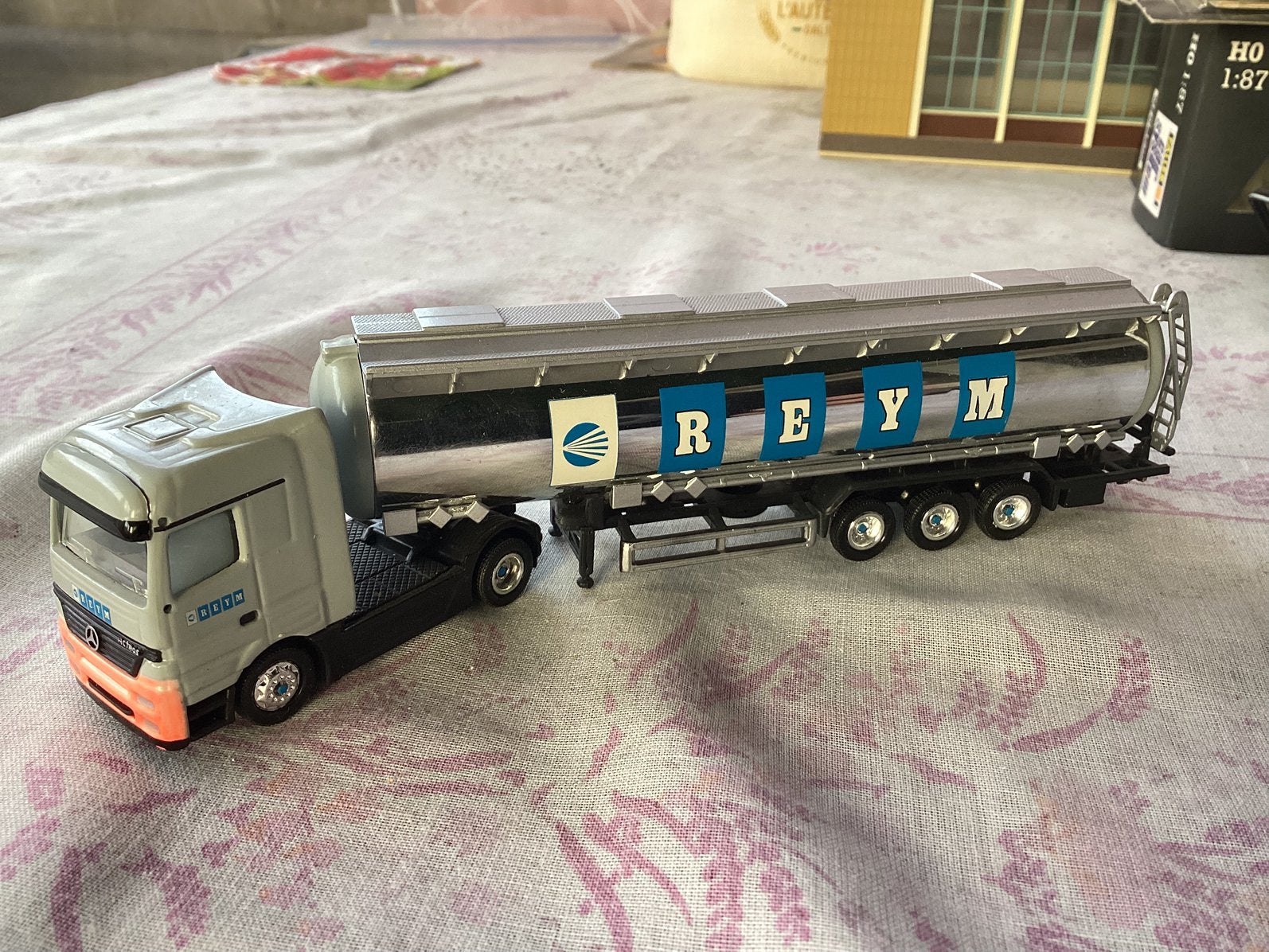Reclame truck van Reym. 1:87, Ophalen of Verzenden, Gebruikt, Bus of Vrachtwagen, Overige merken