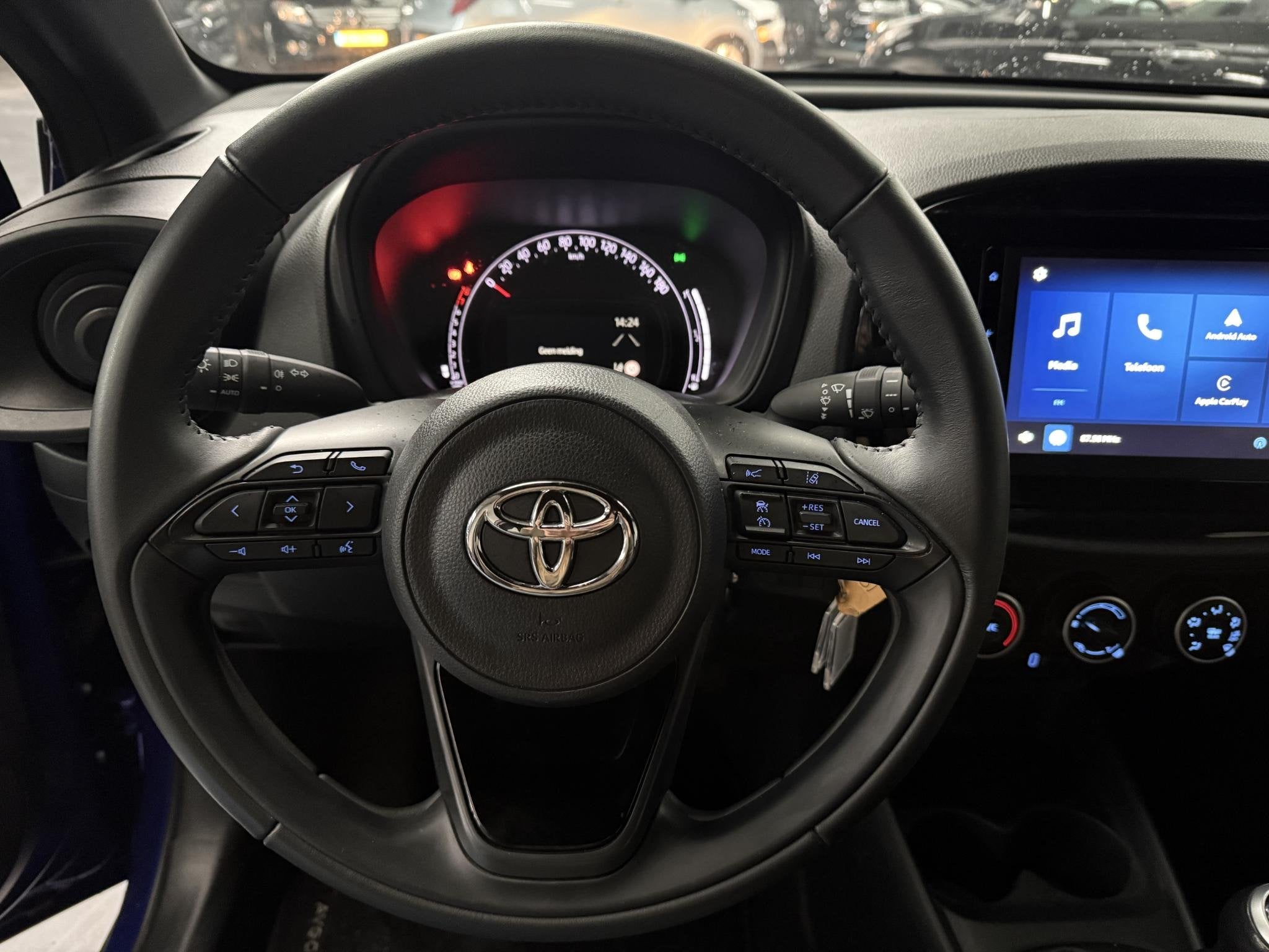Toyota Aygo X 1.0 VVT-i MT Play, Gebruikt, 920 kg, Origineel Nederlands, Handgeschakeld
