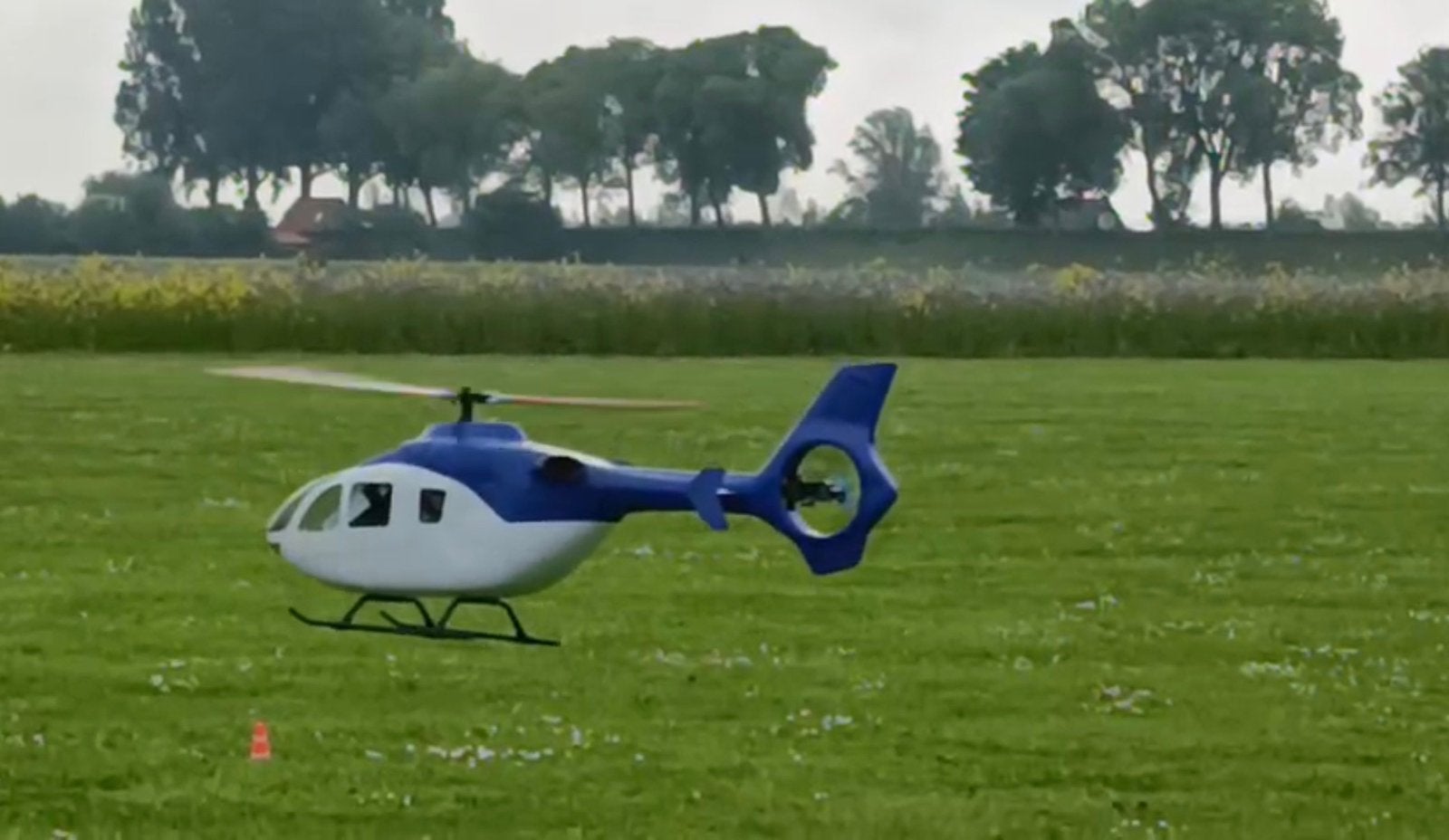 Heli-artist EC135 schaalromp voor align trex 450 helikopter, Hobby en Vrije tijd, Modelbouw | Radiografisch | Helikopters en Quadcopters