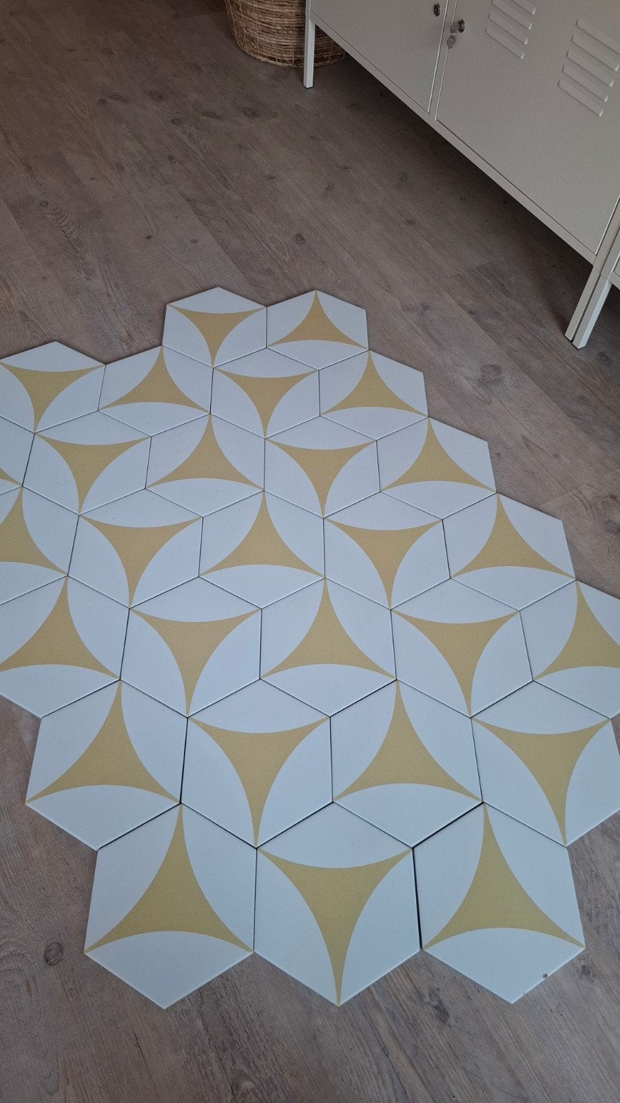 12m² Hexagonale tegels met geel/wit patroon merk Codicer., Ophalen, Overige materialen, Nieuw, 20 tot 40 cm