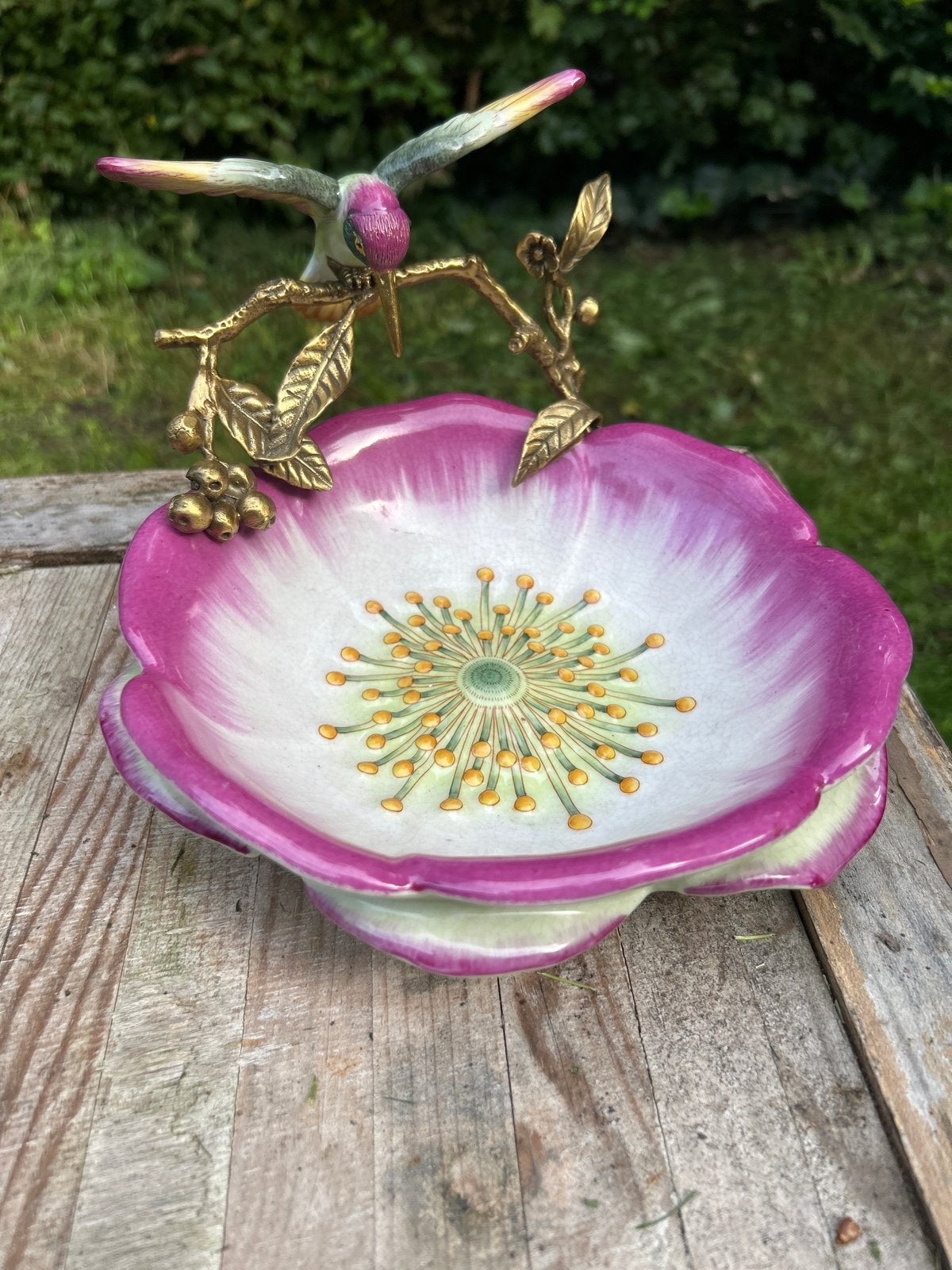 Prachtige porseleinen schaal met kolibrie en bloemmotief, Antiek en Kunst, Ophalen of Verzenden