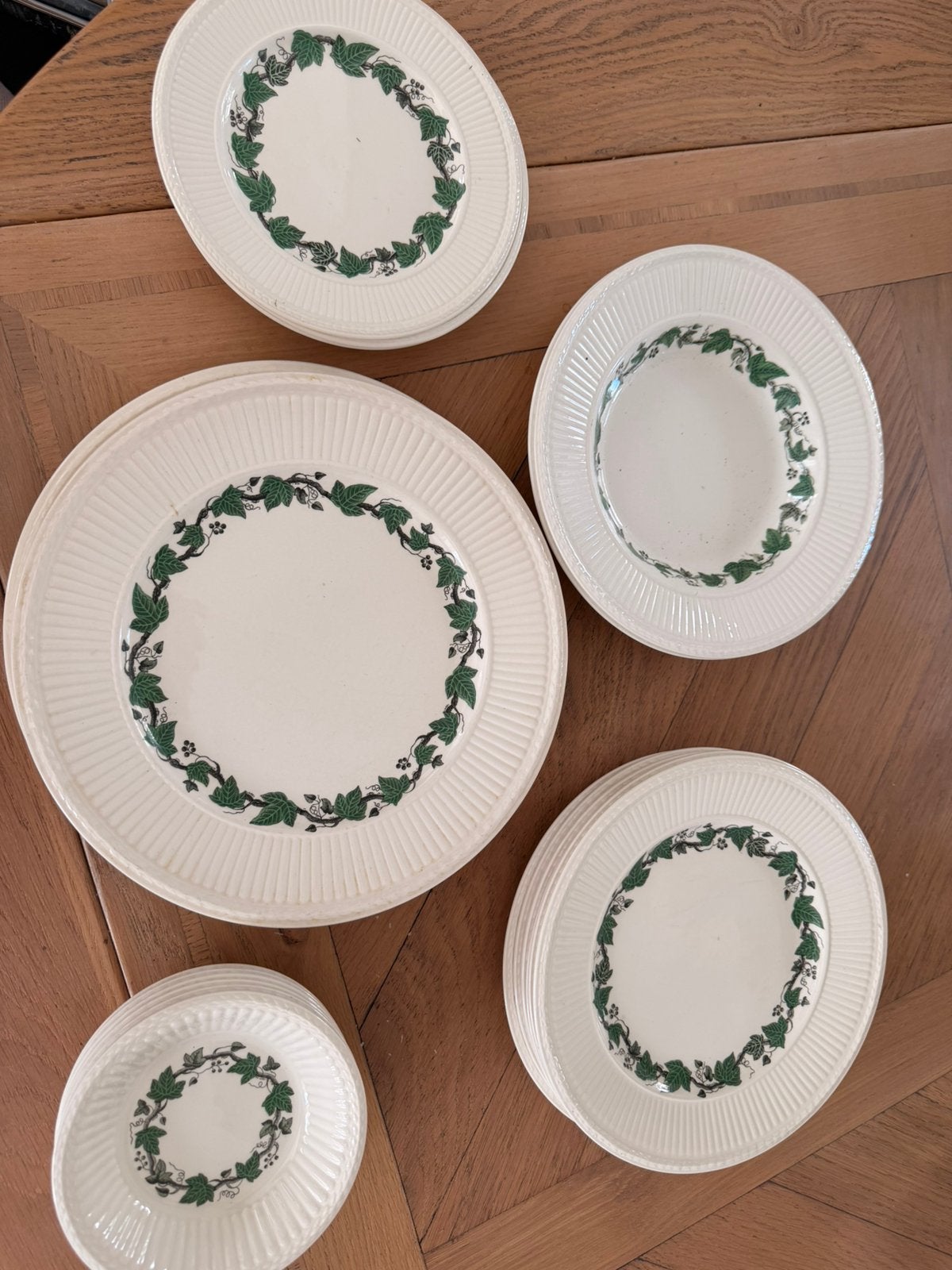 Wedgewood stratford servies, Huis en Inrichting, Keuken | Servies, Ophalen, Zo goed als nieuw, Bord(en), Wedgwood