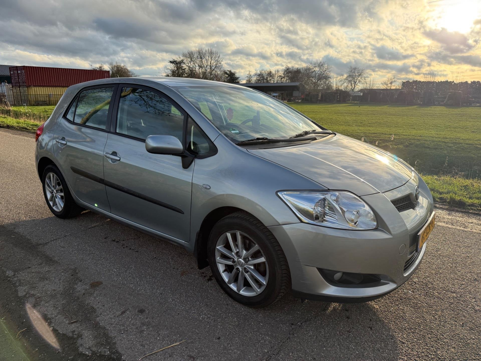 Toyota Auris 1.6-16V Dynamic Automaat, Gebruikt, Zwart, 4 cilinders, Origineel Nederlands