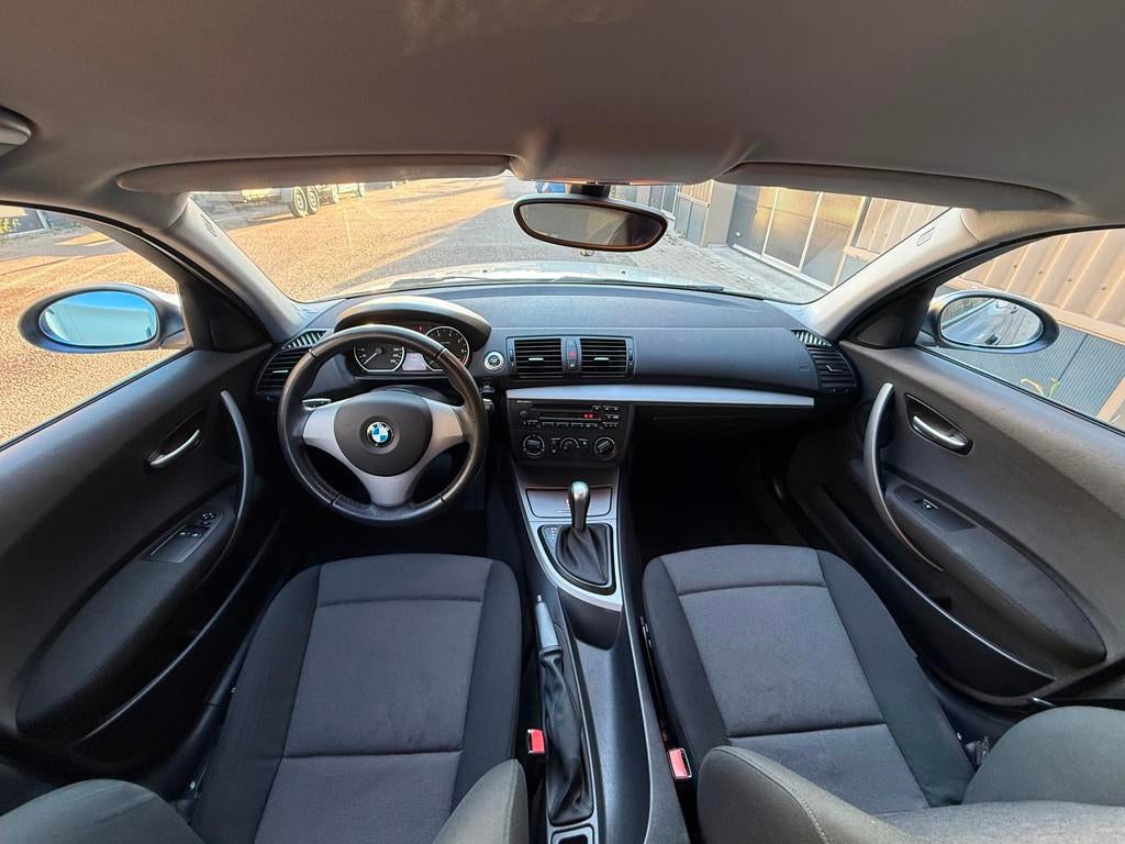BMW 1-serie 118i Business Line Automaat, Auto's, BMW, Achterwielaandrijving, Huisgarantie, 4 cilinders, Origineel Nederlands