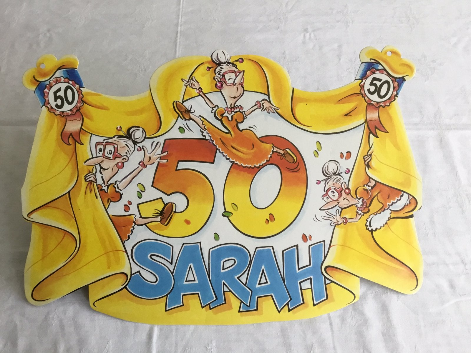 KARTONNEN     SARAH     BORD, Hobby en Vrije tijd, Feestartikelen, Ophalen, Zo goed als nieuw, Versiering, Abraham of Sarah